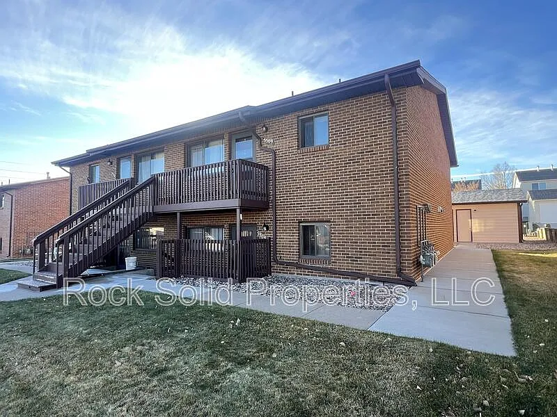 3305 Frontier St #3305