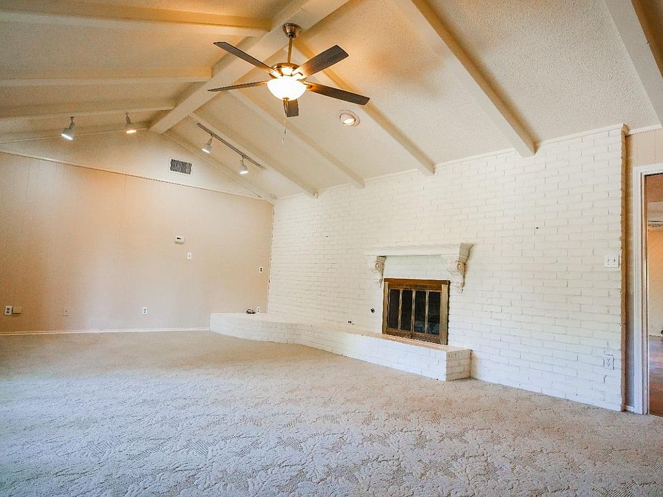 906 W Houston St, Floydada, TX 79235 Zillow