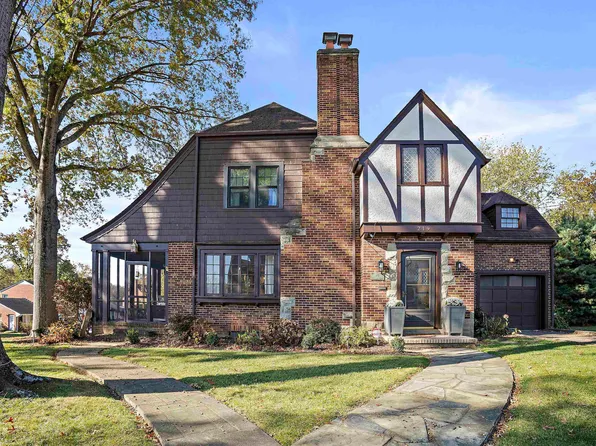 219 Holswade Dr, Huntington, WV 25701