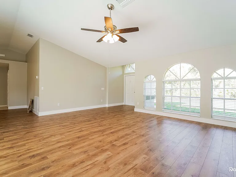 1743 Hazelton Ave — Photo 5