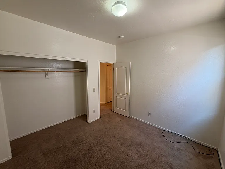 6926 S 37th Dr — Photo 25
