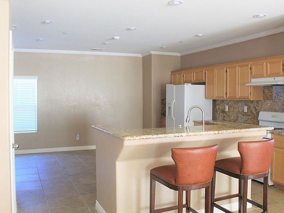 5th image of 837 Summit Dr