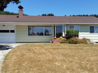 30405 Driftwood Dr, Gold Beach, OR 97444