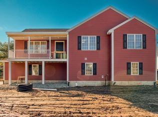 27 Blinns Ct, Taunton, MA 02780