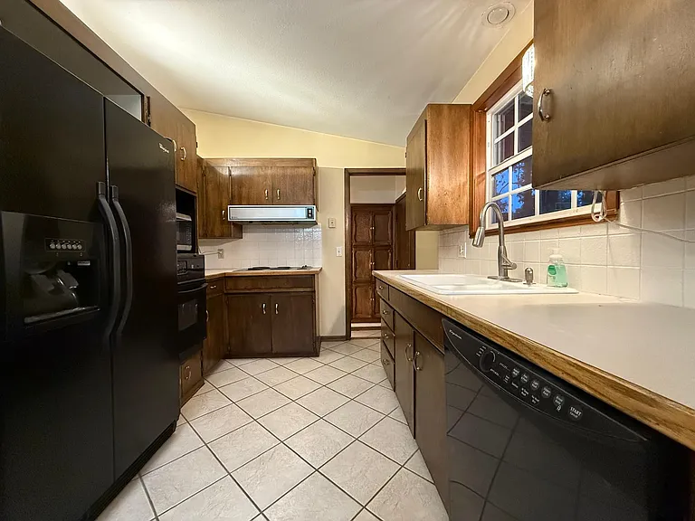 12915 E Blossey Ave — Photo 5