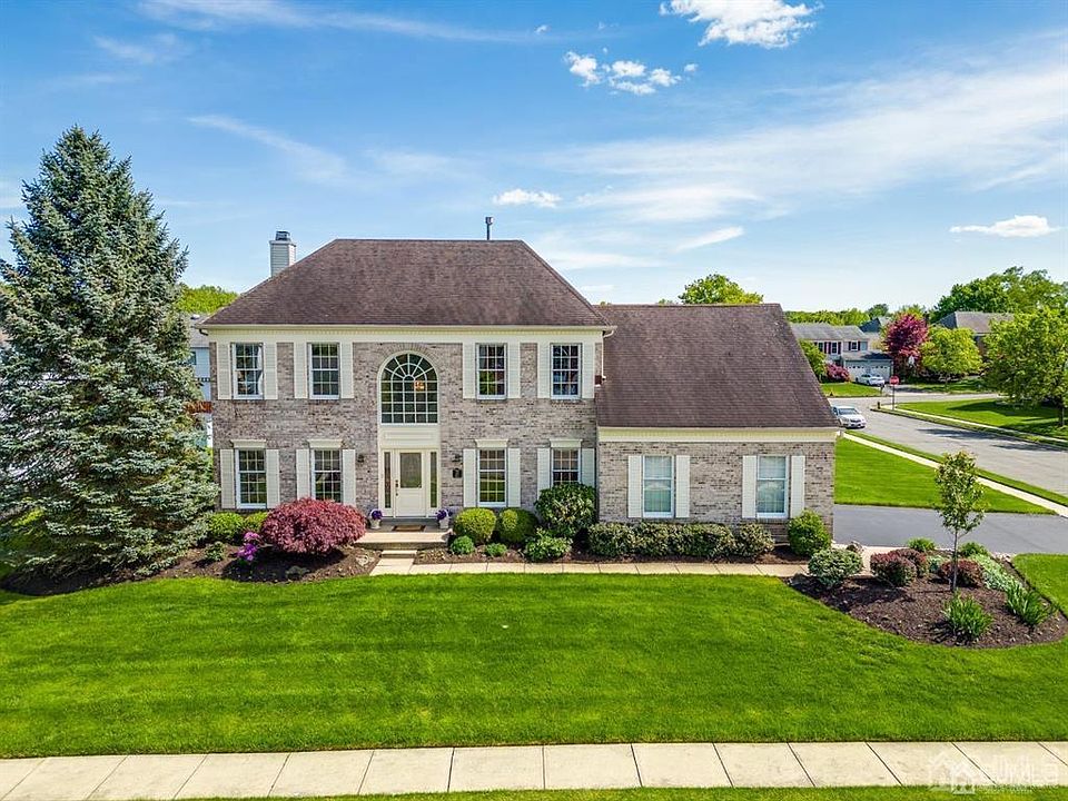1st image of 22 Eleanor Dr