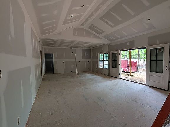 3rd image of 8 Holman Mill Rd