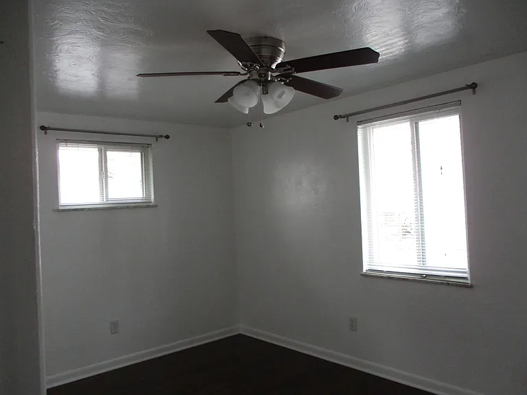 833 Chester Ave #2 — Photo 12