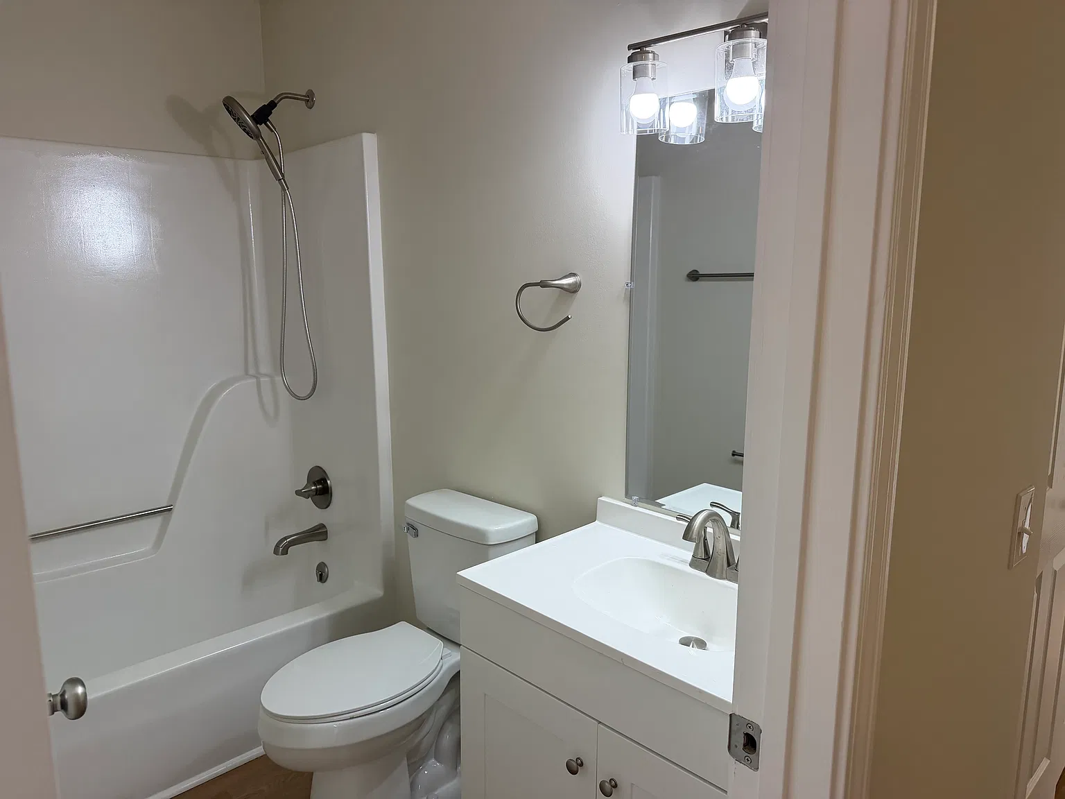 3 bed, 1015 sqft, $1,500 — Photo 4