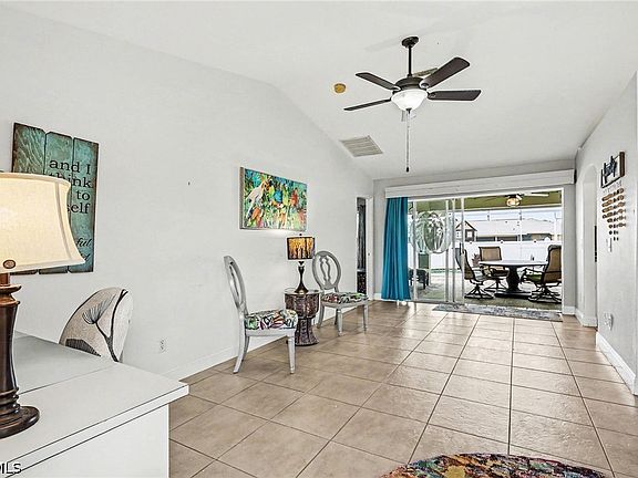 2nd image of 3754 SE 3rd Ave