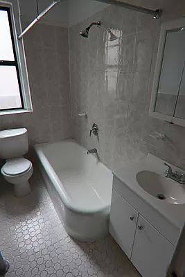 5th image of 19 Cumming St APT 2G