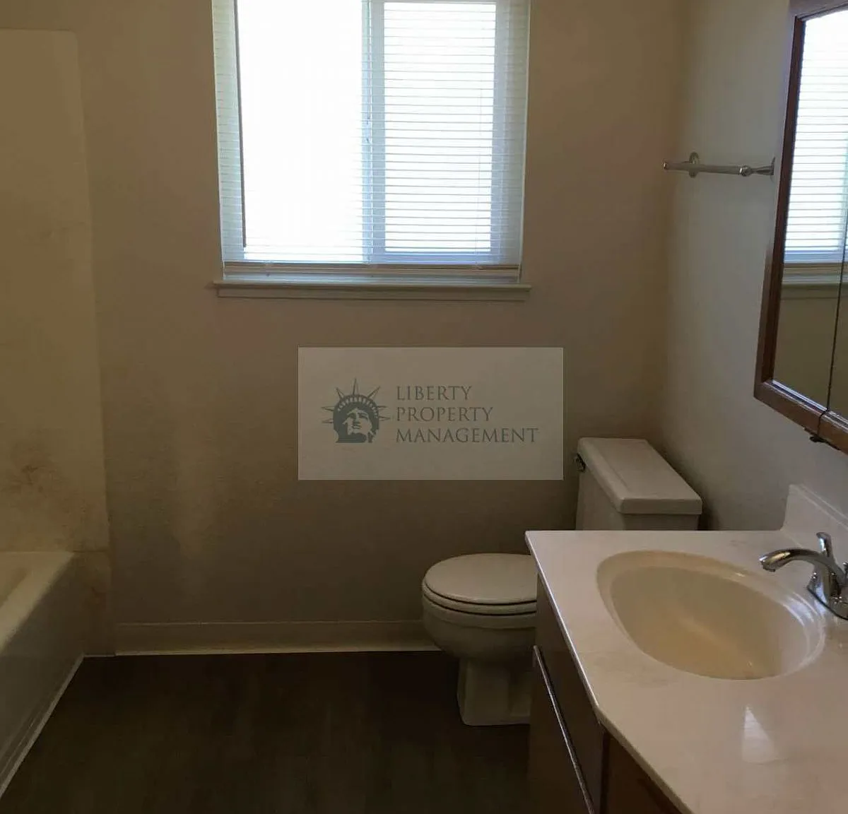 3 bed, 1222 sqft, $2,350 — Photo 4