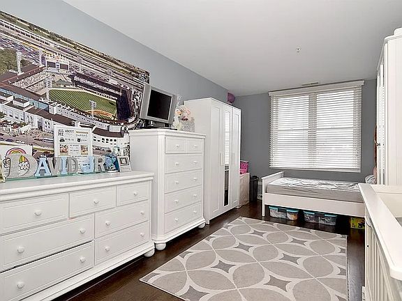5th image of 300 Village Cir #C33