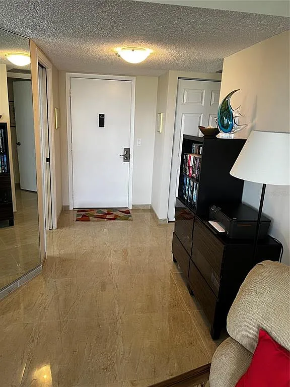 2 bed, 2.0 bath, 1213 sqft, $8,580 — Photo 2