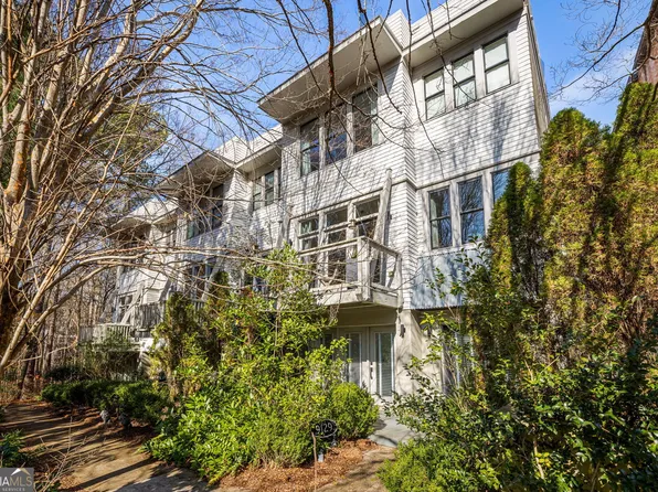 9129 Selborne Ln, Chattahoochee Hills, GA 30268