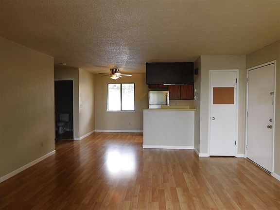 3rd image of 801 Sierra Vista Way APT 33