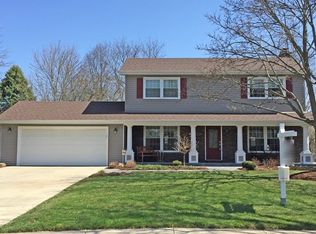 32 Cedar Gate Cir, Sugar Grove, IL 60554