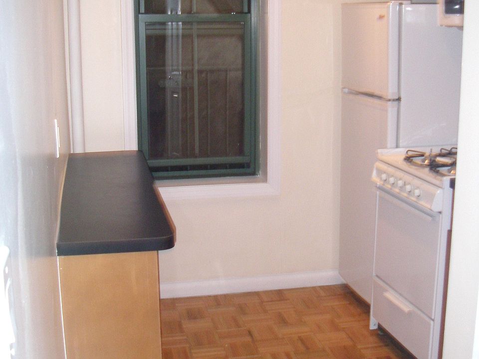 2nd image of 536 E 79th St