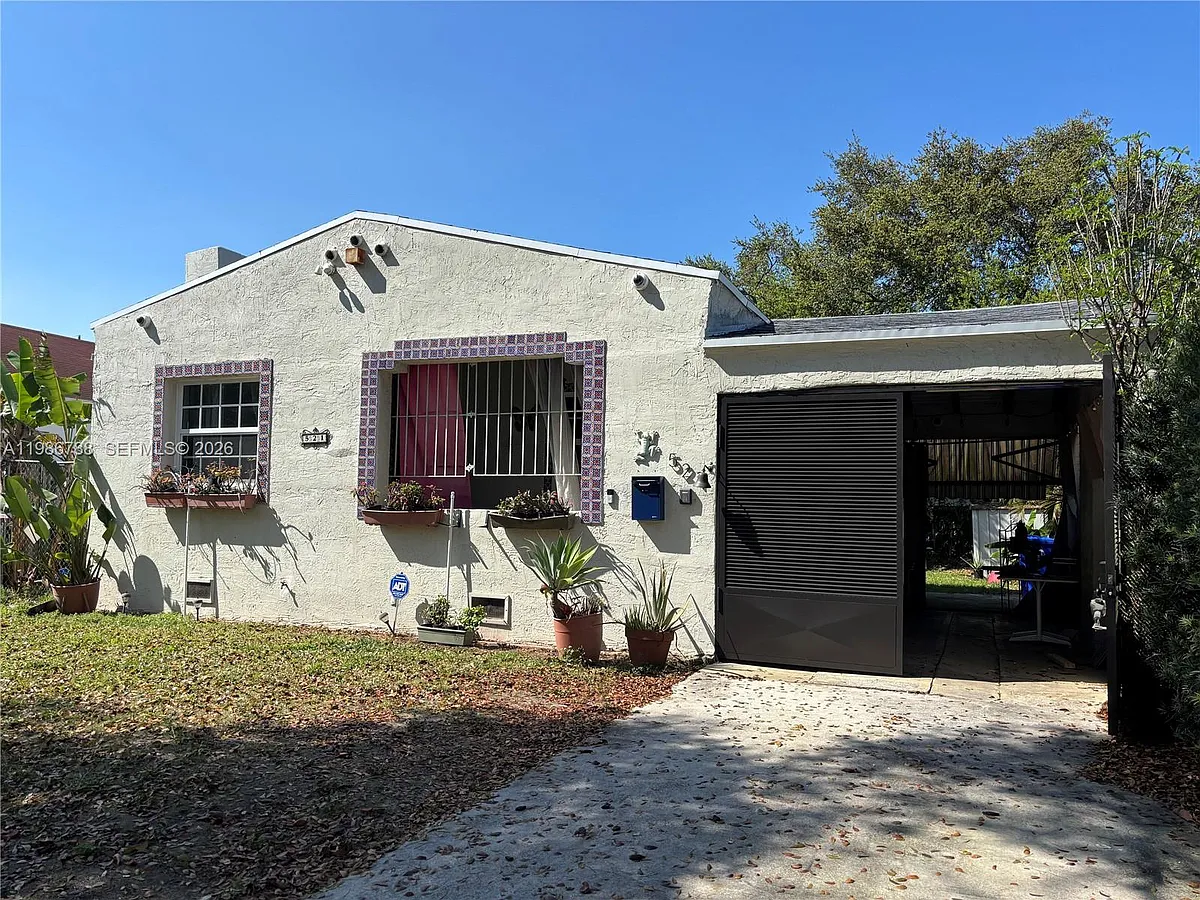 Building Photo - 521 NW 48th St