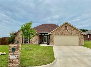 2212 Autumn Ct, Mineral Wells, TX 76067