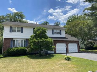 22 Hampshire Way, Schenectady, NY 12309