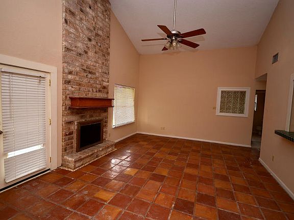 3rd image of 3909 Sandy Hollow Dr