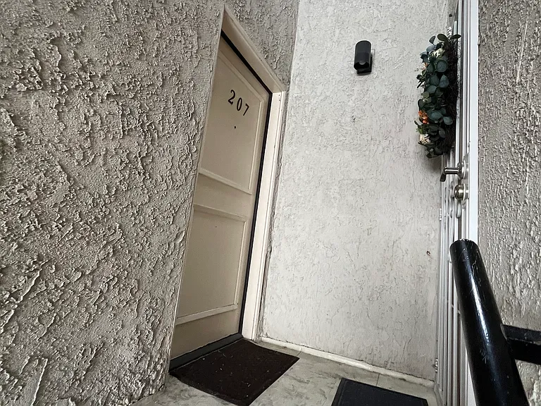 15946 Vanowen St #207 — Photo 24