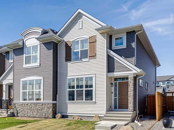 93 S Wolf Gate, Okotoks, AB T1S 5T9