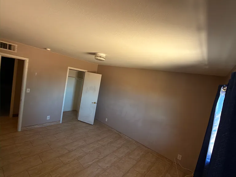 4048 W Glendale Ave — Photo 12