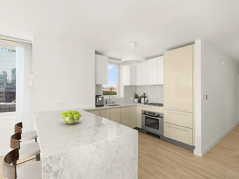 322 W 57th St #33H — Photo 3
