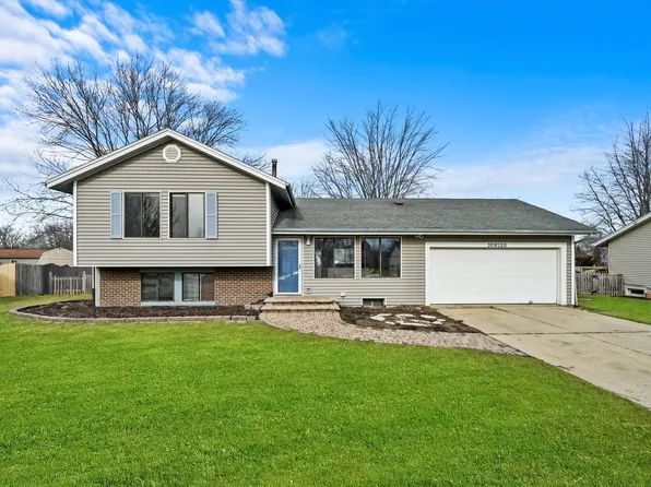 30W280 Small Tree Ct, Warrenville, IL 60555