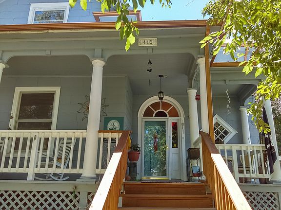 New redwood steps and railing