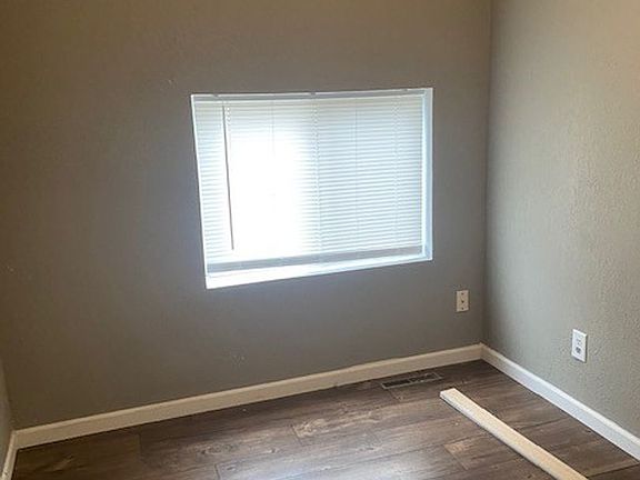 5th image of 510 6th St SE