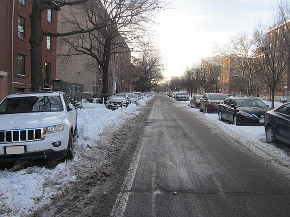 4th image of 87 Carlton Ave