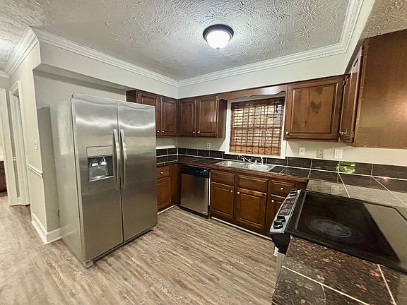 5th image of 2572 Marcia Dr