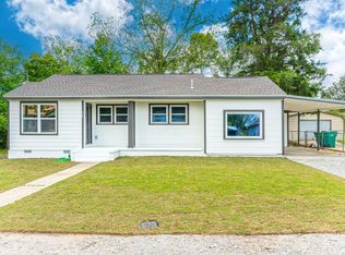 208 2nd St, Niceville, FL 32578
