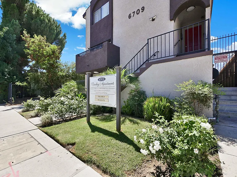6709 Woodley Ave #109 — Photo 9