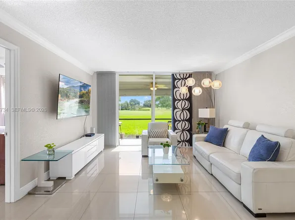 9200 N Hollybrook Lake Dr APT 102, Pembroke Pines, FL 33025