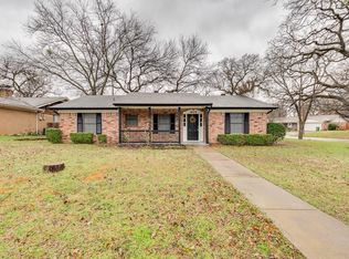 825 W Redbud Dr, Hurst, TX 76053