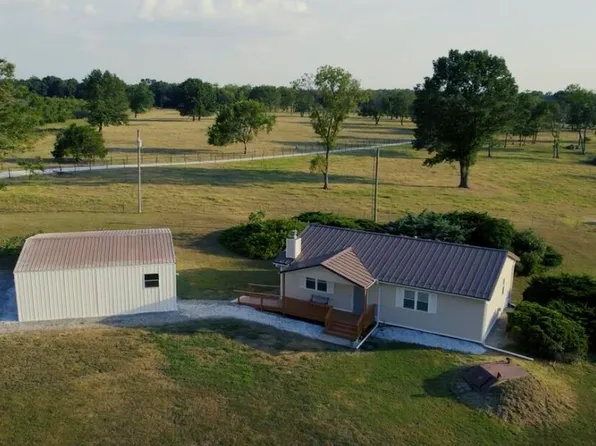 5220 Longview Cir, Diamond, MO 64840