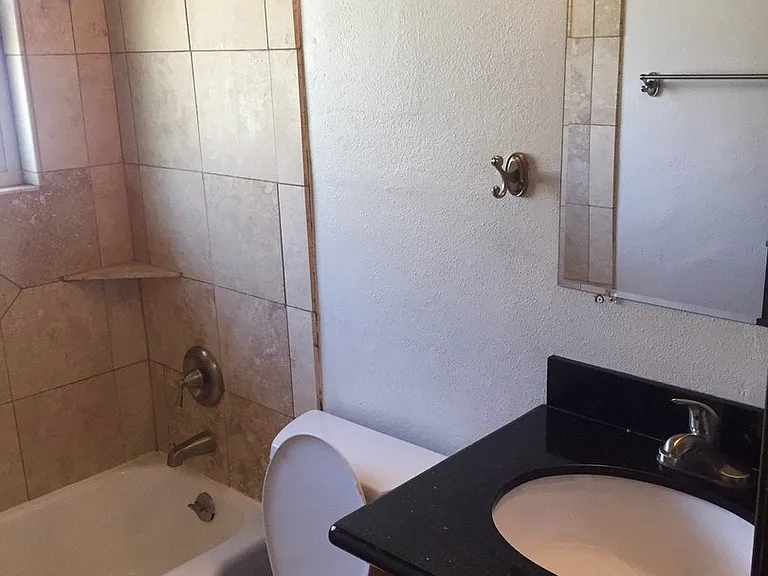 2350 Beacon Ave S — Photo 104