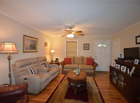5th image of 1205 Acorn Ct SW