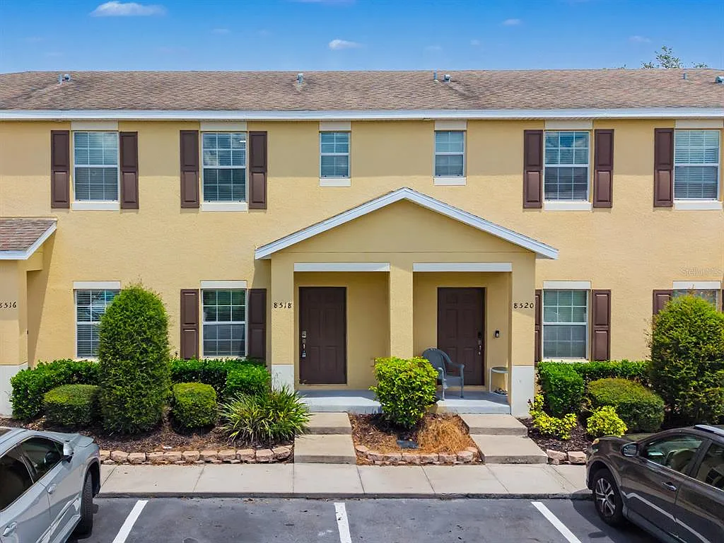 2 bed, 2.5 bath, 1088 sqft, $1,700 — Photo 2