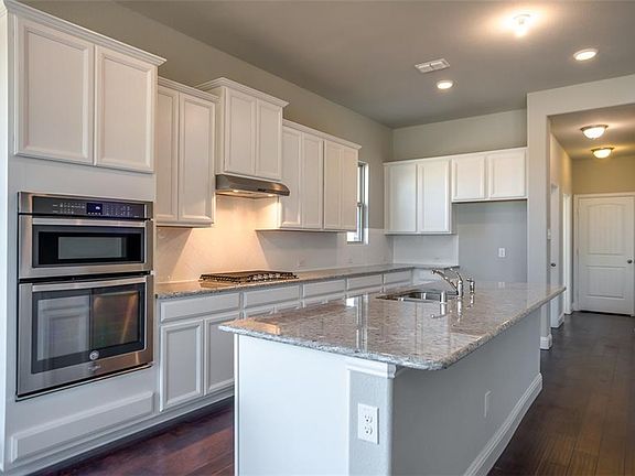 3rd image of 2109 Arrow Head Ln