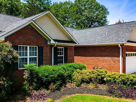 2nd image of 350 Worthington Cir
