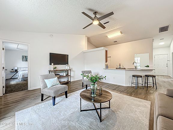 2nd image of 8528 STAR LEAF Court