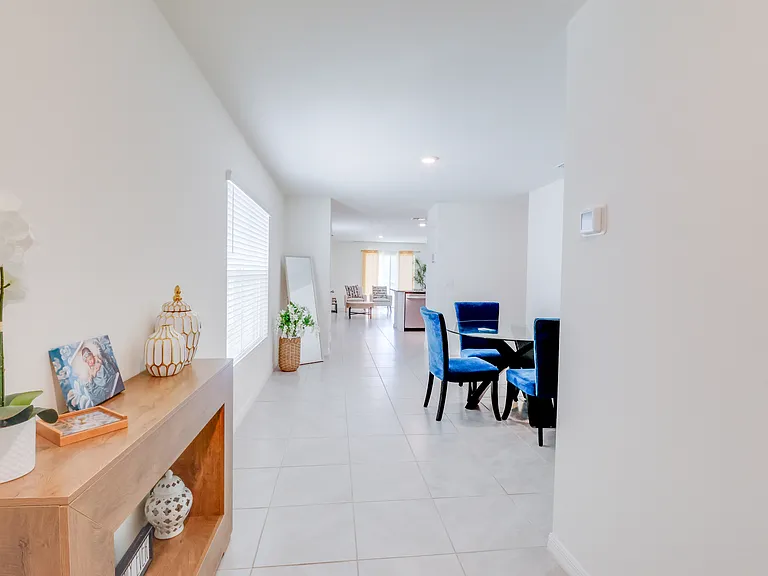 8695 SW 46th Ave — Photo 5