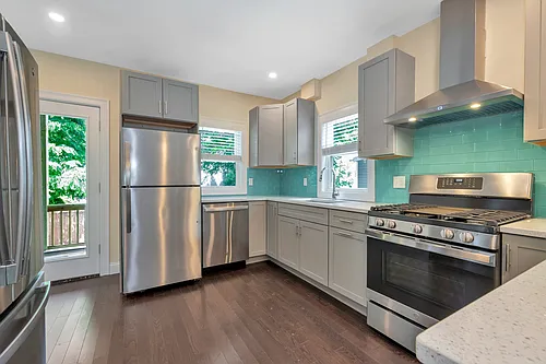 161 4th St #1 Photo 1