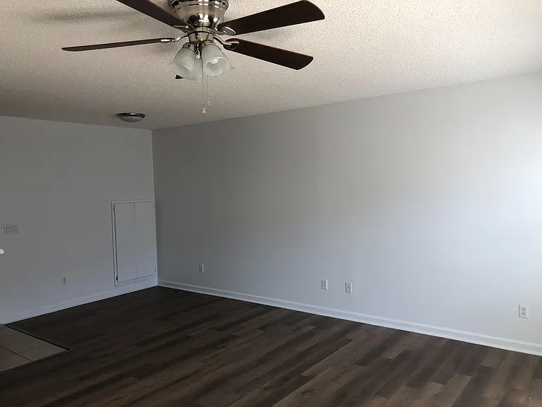 141 Commons Dr — Photo 3