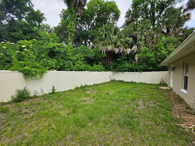 808 Valencia Ave — Photo 19